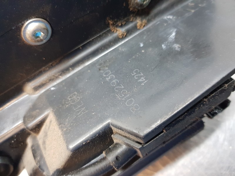 Recambio de cerradura puerta delantera derecha para iveco daily caja cerrada h2 referencia OEM IAM 580152930200 58015293020 