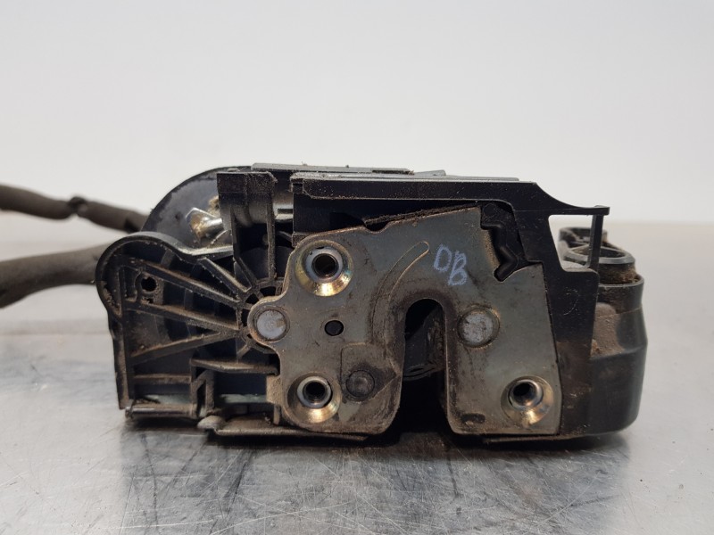 Recambio de cerradura puerta delantera izquierda para iveco daily caja cerrada h2 referencia OEM IAM 5801529301 5801529301C 