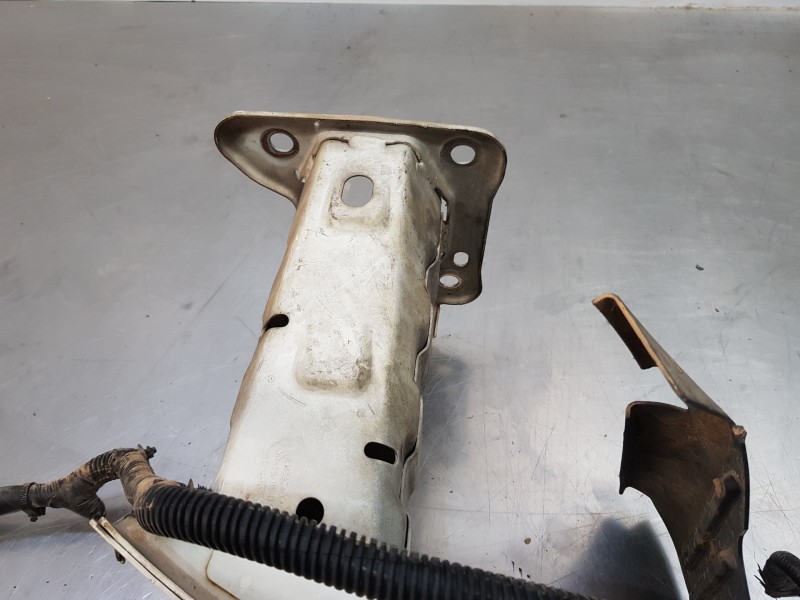 Recambio de refuerzo paragolpes delantero para ford focus lim. (cb4) trend referencia OEM IAM 1540638   Recambio de refuerzo paragolpes delantero para ford focus lim. (cb4) trend referencia OEM IAM 1540638