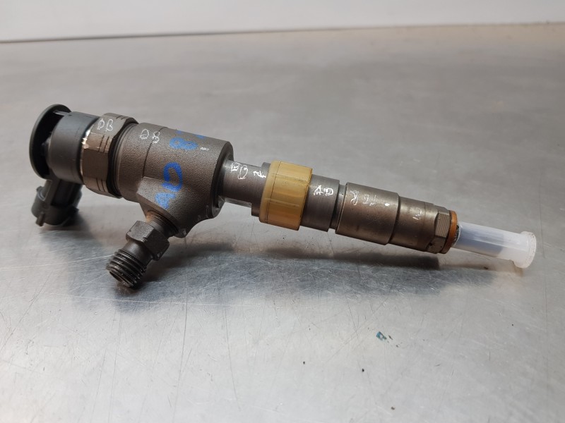 Recambio de inyector para peugeot 207 confort referencia OEM IAM 0445110339  