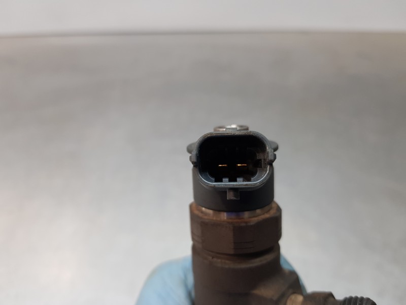 Recambio de inyector para peugeot 207 confort referencia OEM IAM 0445110339  