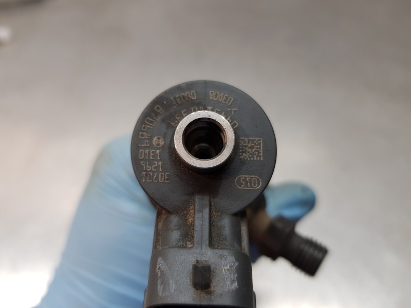 Recambio de inyector para peugeot 207 confort referencia OEM IAM 0445110339  