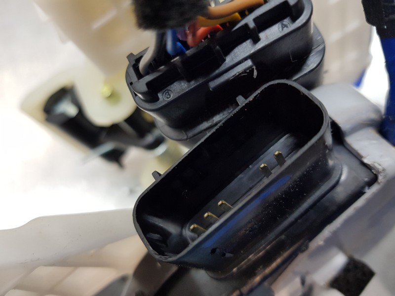 Recambio de cerradura puerta delantera derecha para hyundai ioniq klass referencia OEM IAM 81320G2010 81320G2010HEZ  Recambio de cerradura puerta delantera derecha para hyundai ioniq klass referencia OEM IAM 81320G2010 81320G2010HEZ