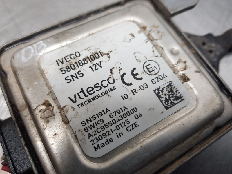 Recambio de sonda lambda para iveco daily caja cerrada h2 referencia OEM IAM 5801881001 5WK96791A 