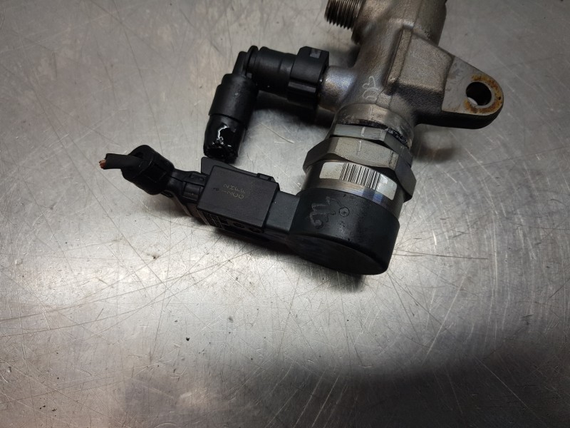 Recambio de rampa inyectora para bmw mini (f55) d referencia OEM IAM 13538511629 8511629 0281002949