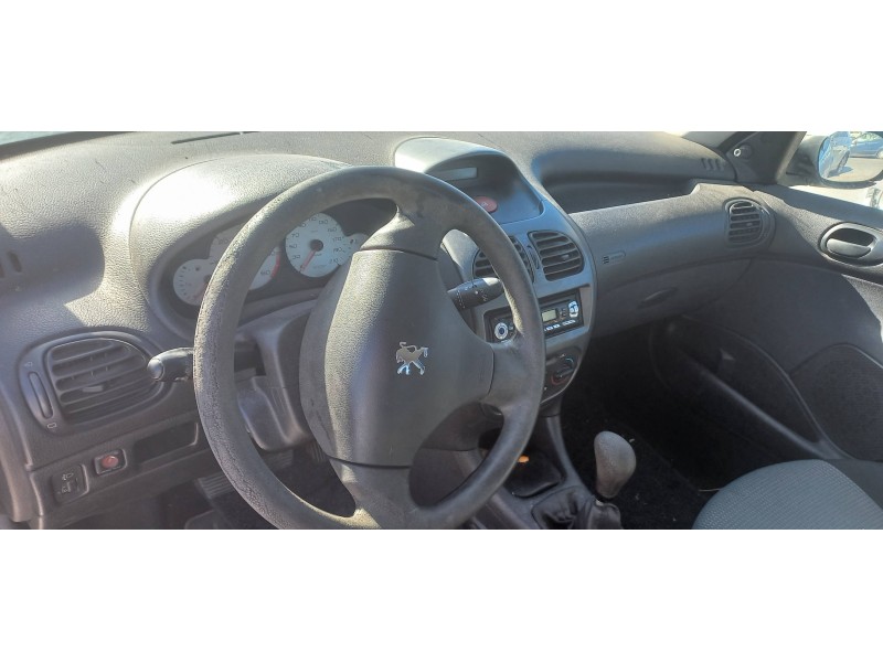 peugeot 206 berlina del año 2003