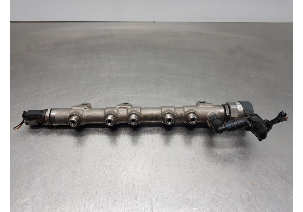Recambio de rampa inyectora para bmw serie 3 berlina (g20) sport referencia OEM IAM 13538579240 8579240 0281006886