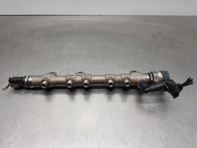 Recambio de rampa inyectora para bmw serie 3 berlina (g20) sport referencia OEM IAM 13538579240 8579240 0281006886