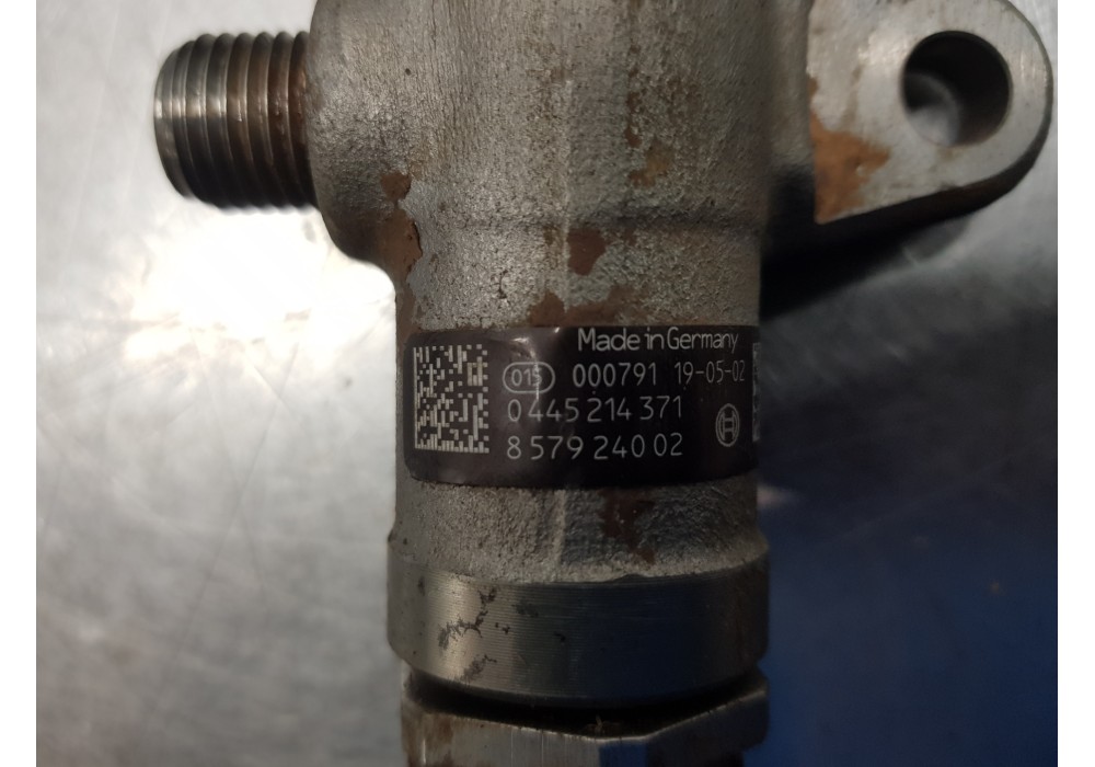 Recambio de rampa inyectora para bmw serie 3 berlina (g20) sport referencia OEM IAM 13538579240 8579240 0281006886