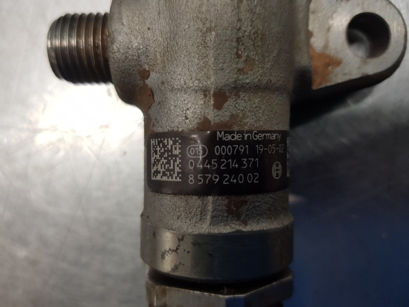 Recambio de rampa inyectora para bmw serie 3 berlina (g20) sport referencia OEM IAM 13538579240 8579240 0281006886