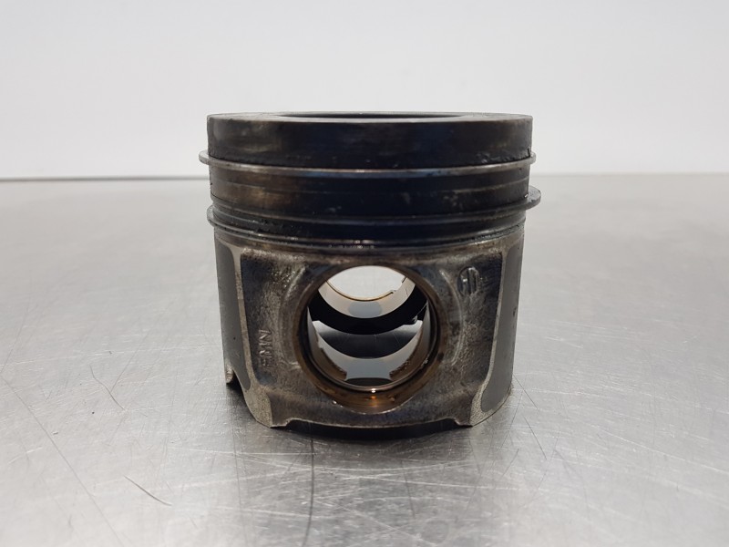 Recambio de piston para bmw serie 3 berlina (g20) sport referencia OEM IAM 11258580515  