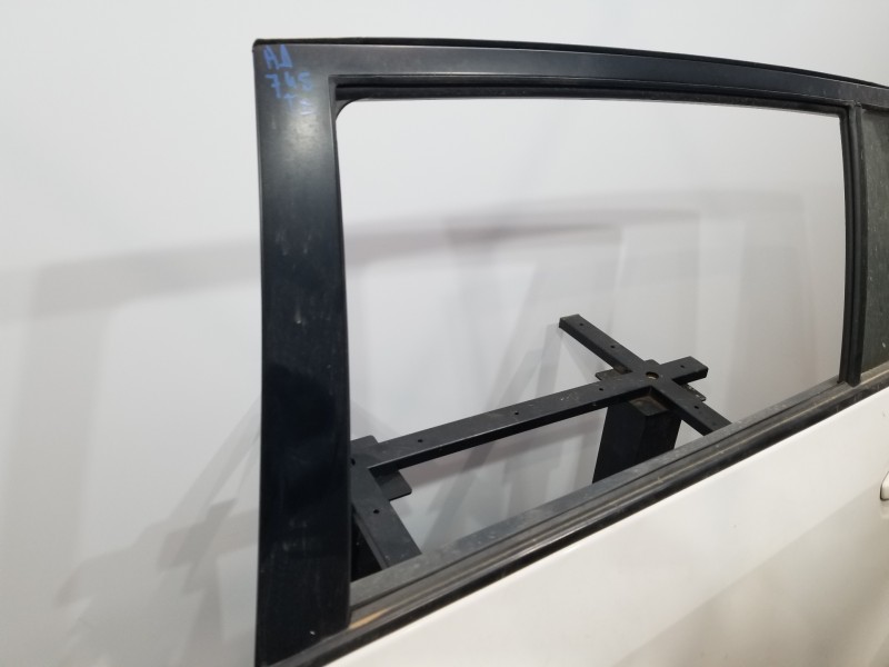 Recambio de puerta trasera izquierda para toyota verso advance referencia OEM IAM 670040F020  