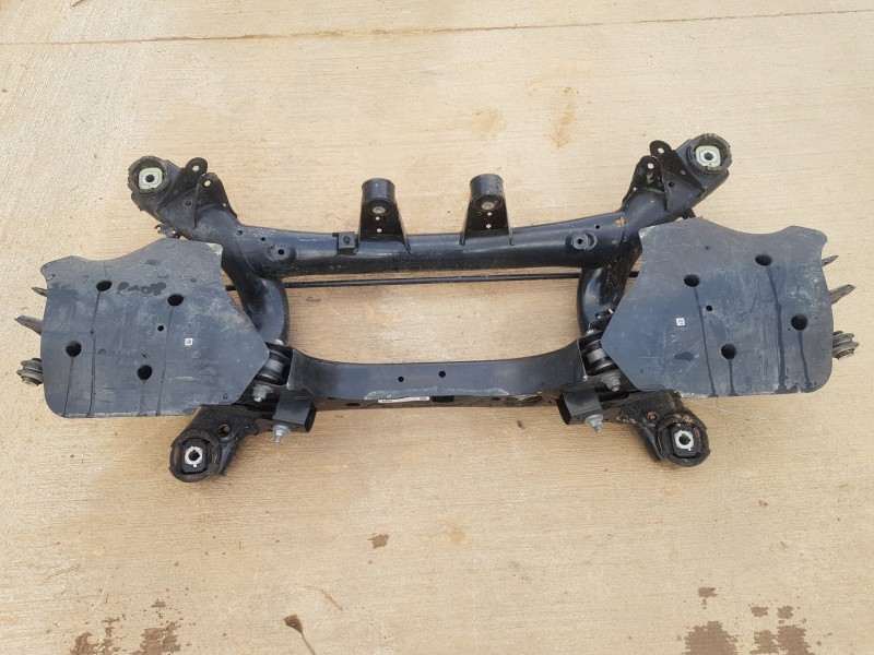 Recambio de puente trasero para bmw serie 3 berlina (g20) sport referencia OEM IAM 33318837913  