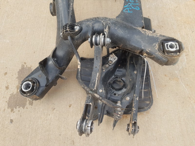 Recambio de puente trasero para bmw serie 3 berlina (g20) sport referencia OEM IAM 33318837913  