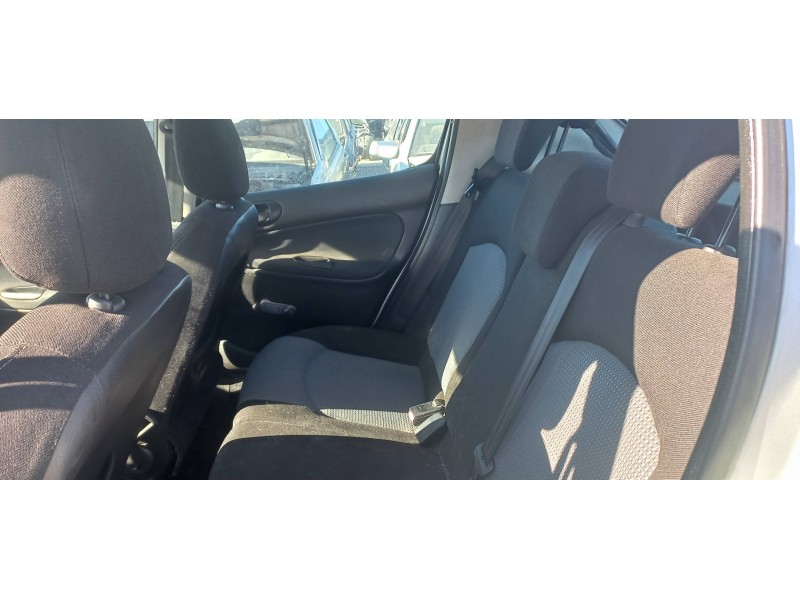 peugeot 206 berlina del año 2003