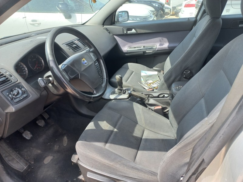 volvo s40 berlina del año 2005