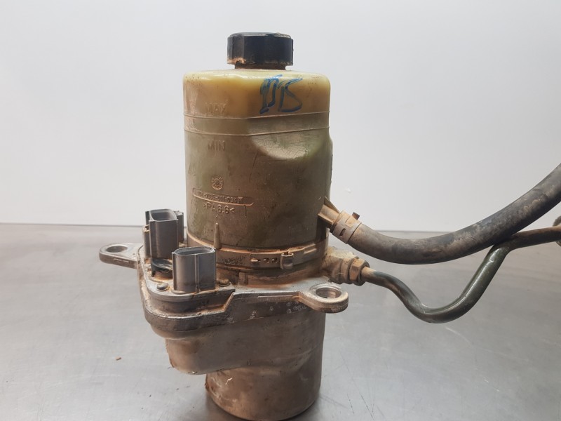 Recambio de bomba direccion para ford focus lim. (cb4) trend referencia OEM IAM 1743471 4M513K514CF 