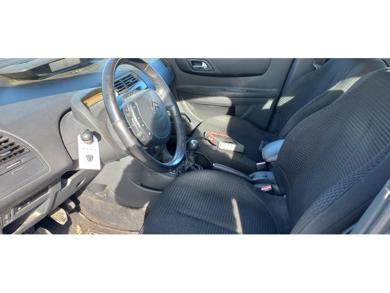 citroen c4 berlina del año 2004