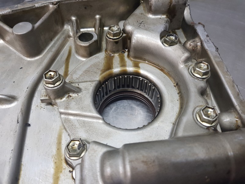 Recambio de bomba aceite para toyota verso advance referencia OEM IAM 113020R020  