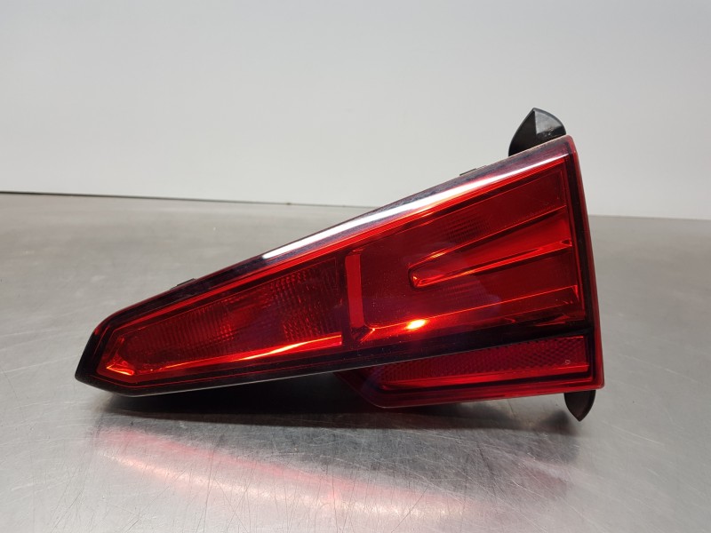 Recambio de piloto trasero derecho interior para audi a4 (b9) quattro referencia OEM IAM 8W5945076  