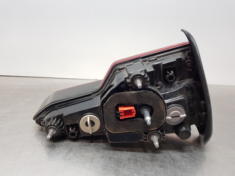 Recambio de piloto trasero derecho interior para audi a4 (b9) quattro referencia OEM IAM 8W5945076  