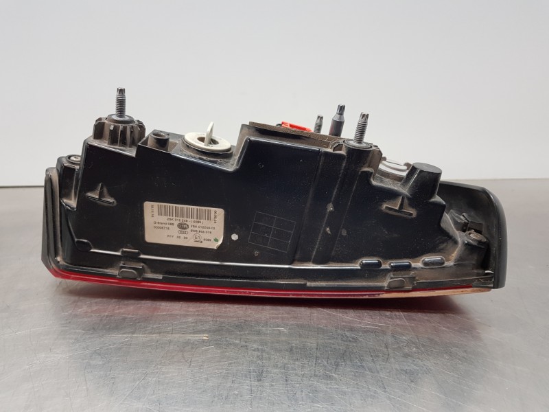 Recambio de piloto trasero derecho interior para audi a4 (b9) quattro referencia OEM IAM 8W5945076  