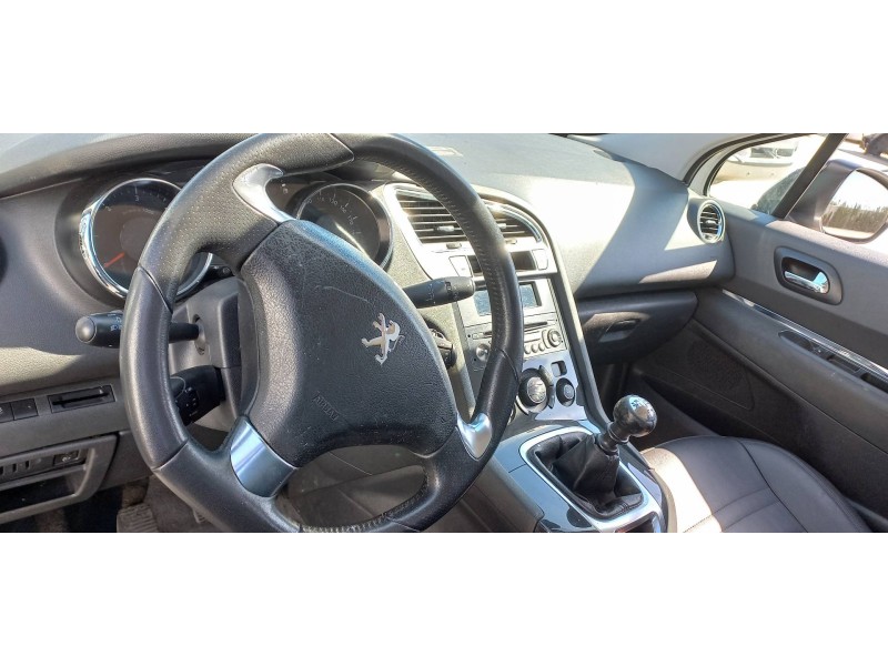 peugeot 5008 del año 2014