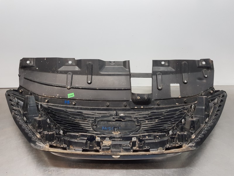 Recambio de rejilla delantera para nissan qashqai (j11) acenta referencia OEM IAM 62310HV30B 62398HV00A 