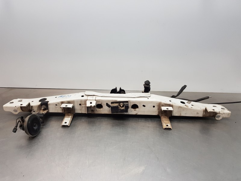 Recambio de travesaño superior para nissan qashqai (j11) acenta referencia OEM IAM F25114EAMH  