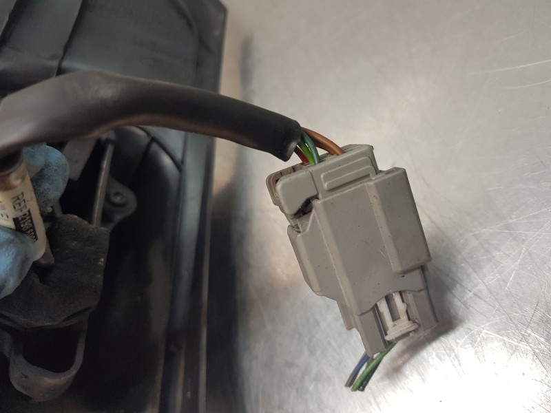 Recambio de retrovisor izquierdo para ford focus berlina (cap) ghia referencia OEM IAM 1500619 4M5117683JA  Recambio de retrovisor izquierdo para ford focus berlina (cap) ghia referencia OEM IAM 1500619 4M5117683JA