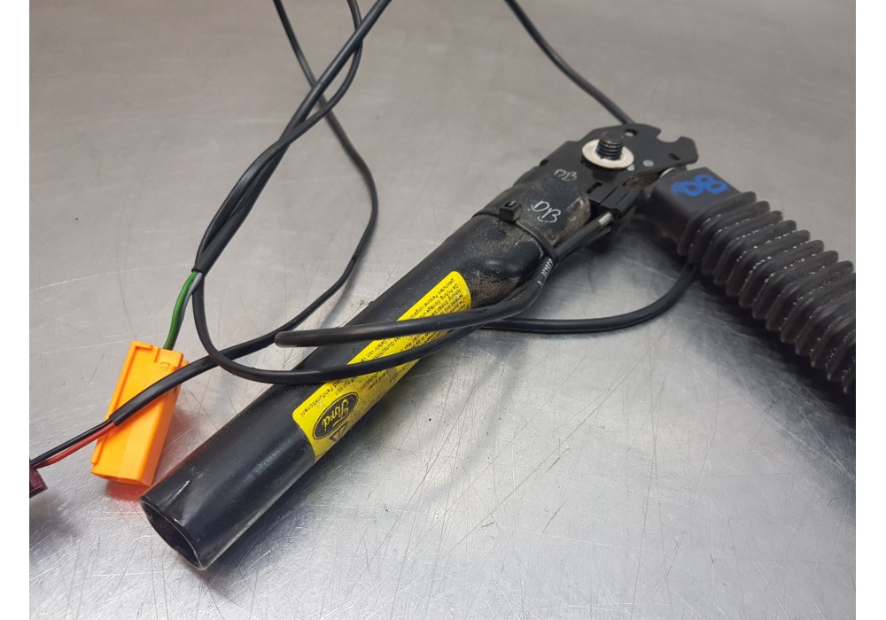 Recambio de pretensor airbag derecho para ford focus berlina (cap) ghia referencia OEM IAM 1713777 4M51A61208CB 4M51A61208AK Recambio de pretensor airbag derecho para ford focus berlina (cap) ghia referencia OEM IAM 1713777 4M51A61208CB 4M51A61208AK