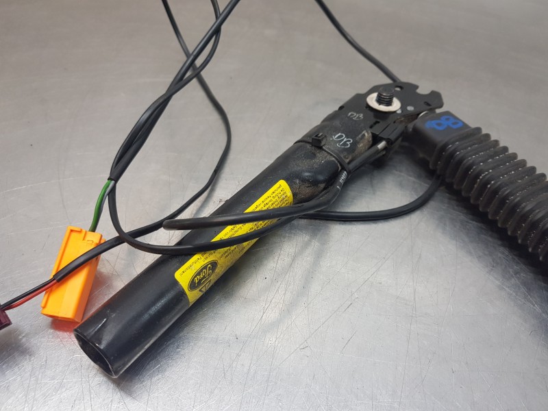 Recambio de pretensor airbag derecho para ford focus berlina (cap) ghia referencia OEM IAM 1713777 4M51A61208CB 4M51A61208AK Recambio de pretensor airbag derecho para ford focus berlina (cap) ghia referencia OEM IAM 1713777 4M51A61208CB 4M51A61208AK