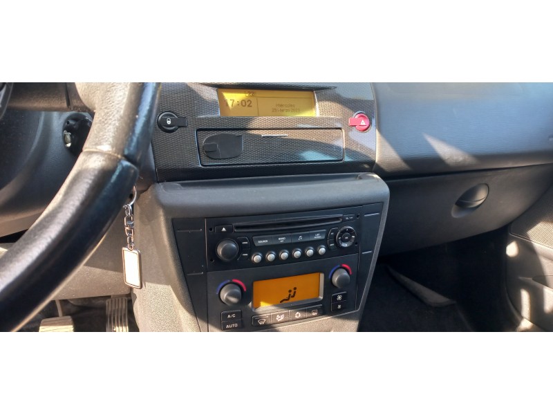 citroen c4 berlina del año 2004