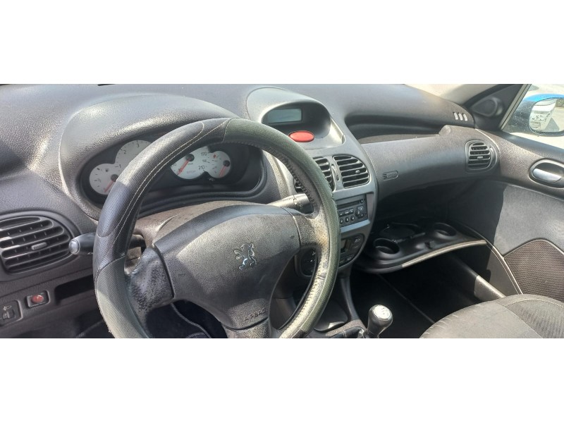 peugeot 206 berlina del año 2004