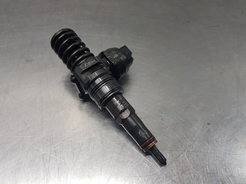 Recambio de inyector para seat ibiza (6l1) sigma referencia OEM IAM 038130073AG 0414720215  Recambio de inyector para seat ibiza (6l1) sigma referencia OEM IAM 038130073AG 0414720215