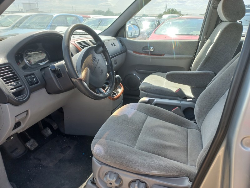 kia carnival ii del año 2004