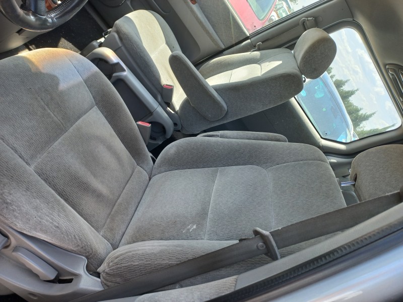 kia carnival ii del año 2004