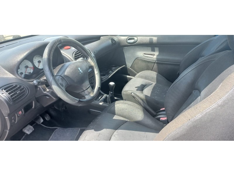 peugeot 206 berlina del año 2004