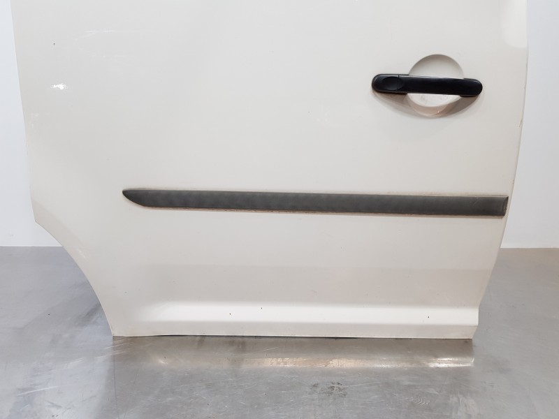 Recambio de puerta lateral corredera derecha para volkswagen caddy v cargo referencia OEM IAM 2K5843108C   Recambio de puerta lateral corredera derecha para volkswagen caddy v cargo referencia OEM IAM 2K5843108C