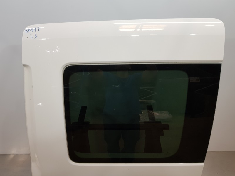 Recambio de puerta lateral corredera izquierda para volkswagen caddy v cargo referencia OEM IAM 2K5843107C  