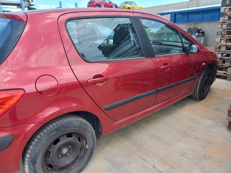 peugeot 307 berlina (s2) del año 2008
