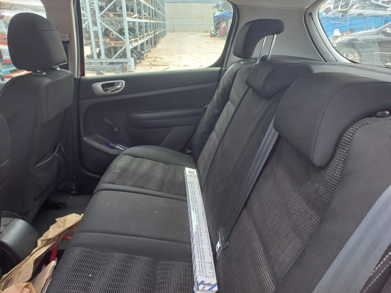 peugeot 307 berlina (s2) del año 2008