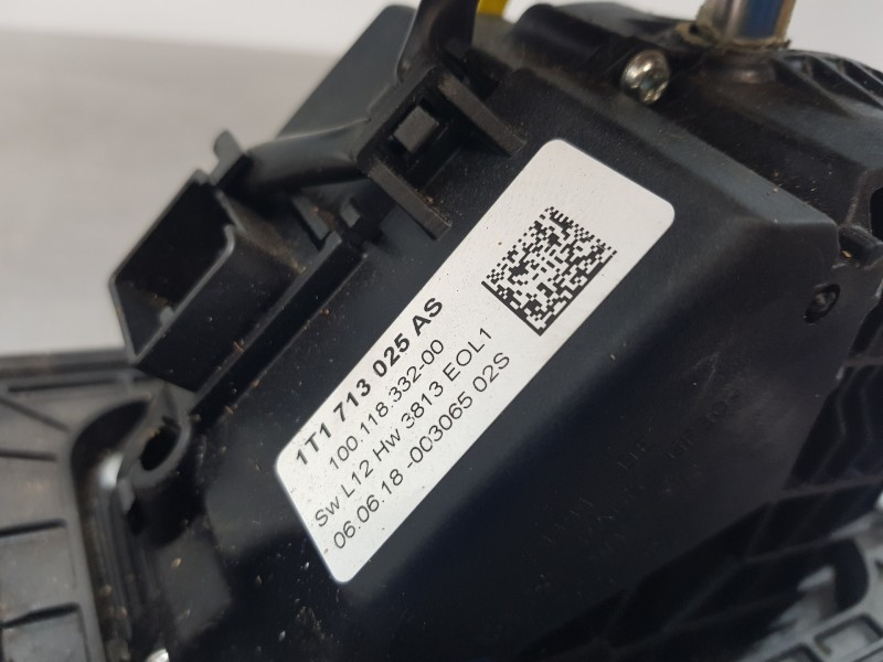 Recambio de palanca cambio para volkswagen caddy v cargo referencia OEM IAM 1T1713025AS  