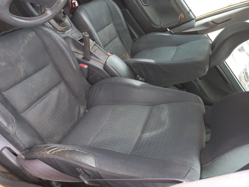 volvo v40 familiar del año 2003