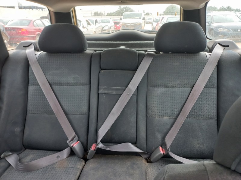 volvo v40 familiar del año 2003