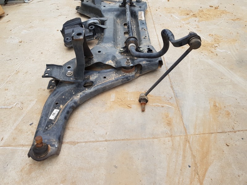 Recambio de puente delantero para nissan qashqai (j11) acenta referencia OEM IAM 54401HV00A  