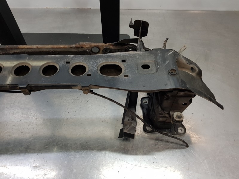 Recambio de refuerzo paragolpes delantero para ford c-max titanium referencia OEM IAM 1859725 BM51A10922BE  Recambio de refuerzo paragolpes delantero para ford c-max titanium referencia OEM IAM 1859725 BM51A10922BE