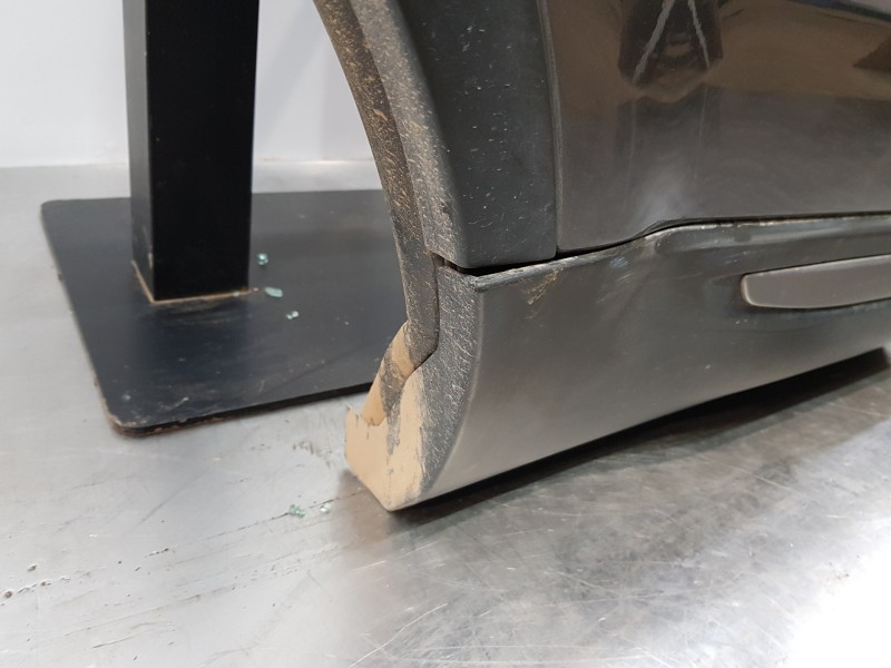 Recambio de puerta trasera derecha para land rover evoque 4x4 referencia OEM IAM LR028556 BJ3224630AA 