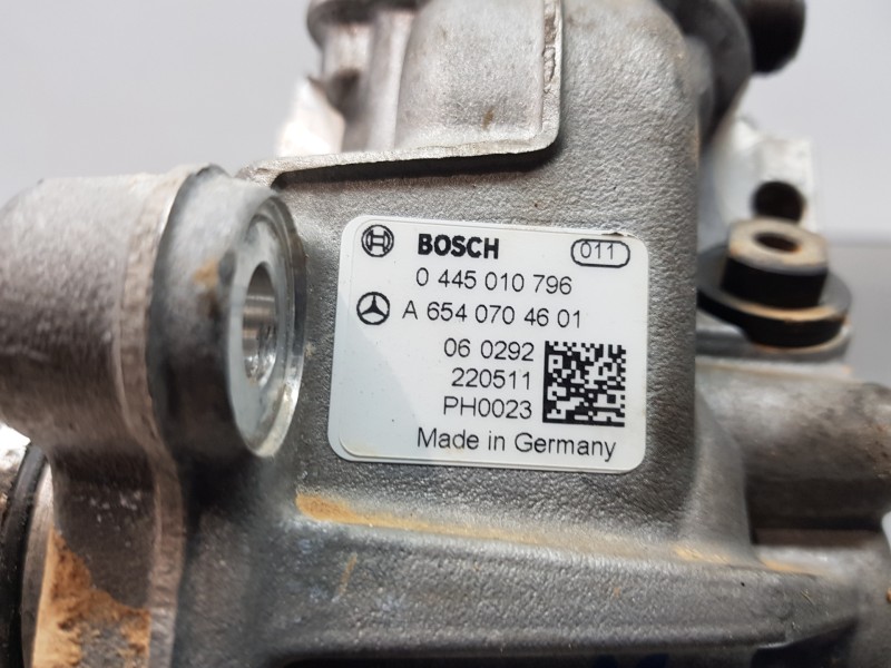 Recambio de bomba inyeccion para mercedes clase a (w177) 200 d referencia OEM IAM A6540704601 0445010796 0928400798