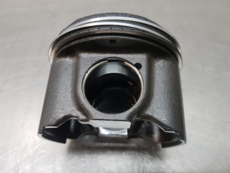 Recambio de piston para mercedes clase a (w177) 200 d referencia OEM IAM A6540306400  